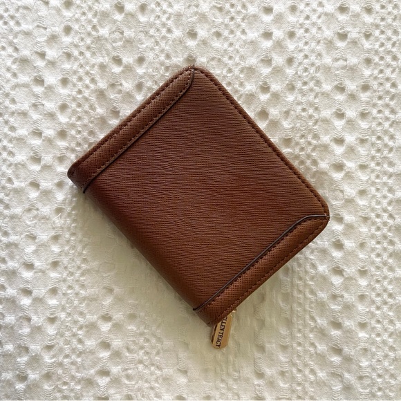 Ellen Tracy Brown Faux Leather Wallet - Picture 2 of 7